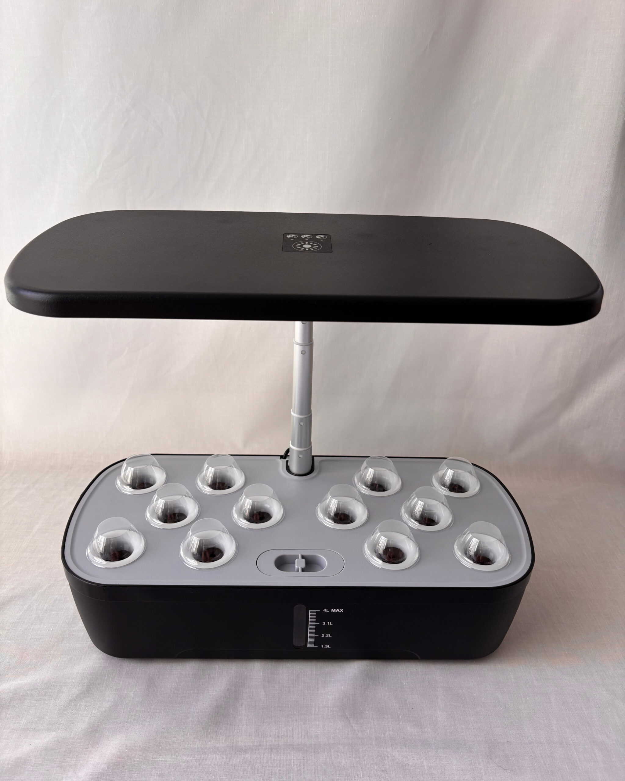 Išmanusis vazonas 12 skylių, juodas 3